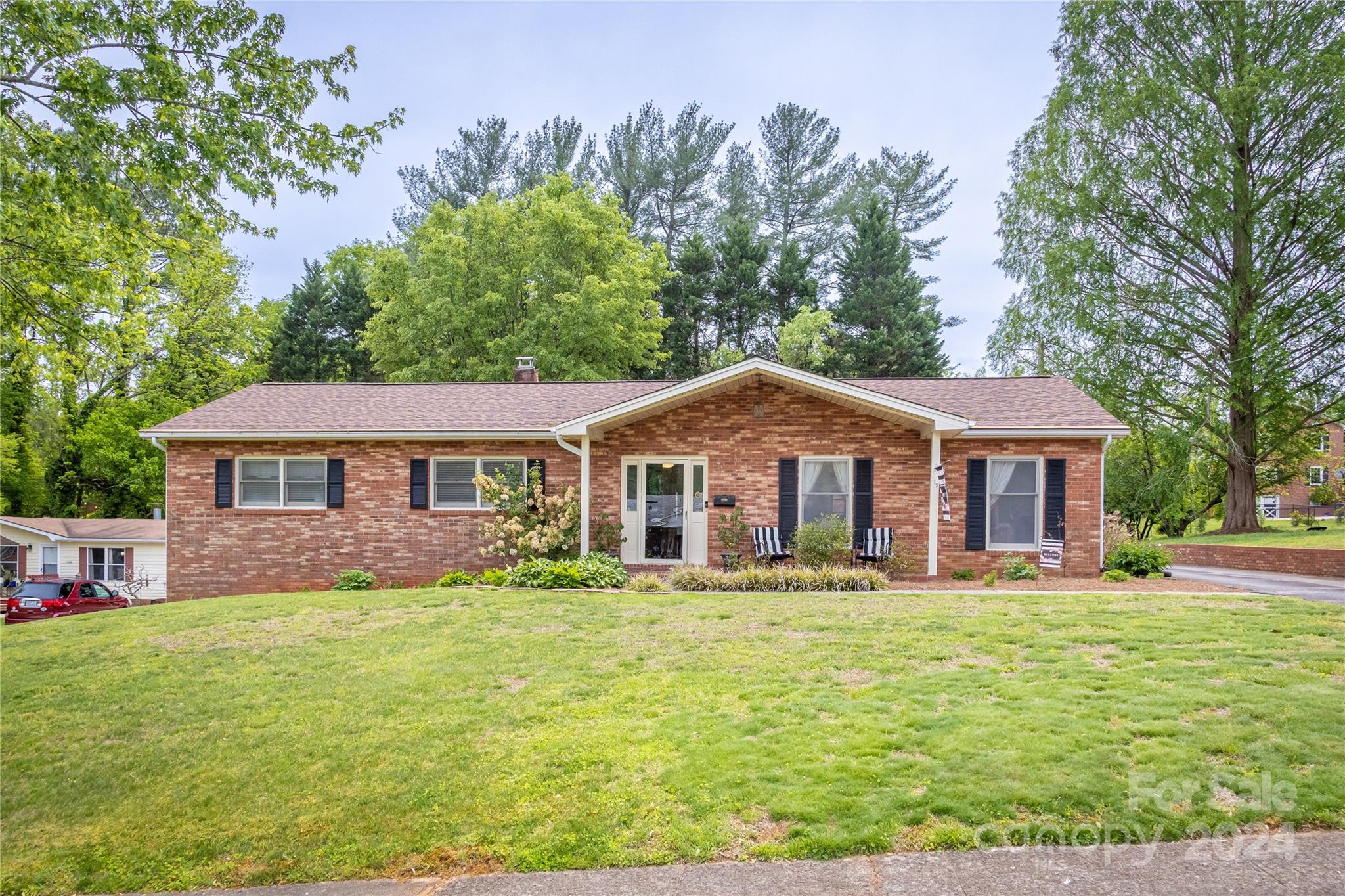 112 Pine Street Morganton NC 28655