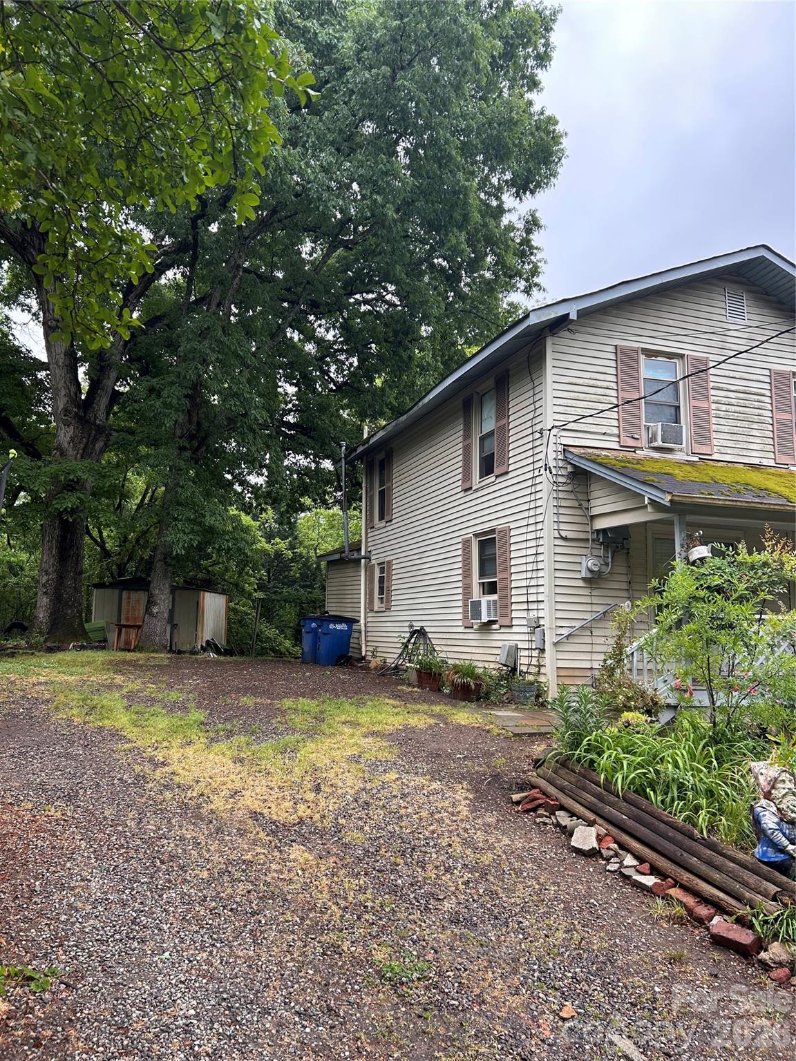 819 Newbern Avenue Statesville NC 28677
