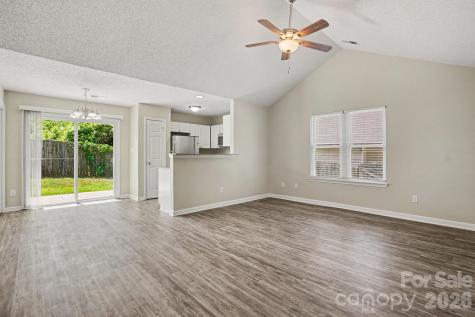 1610 Forest Stream Court Charlotte NC 28213