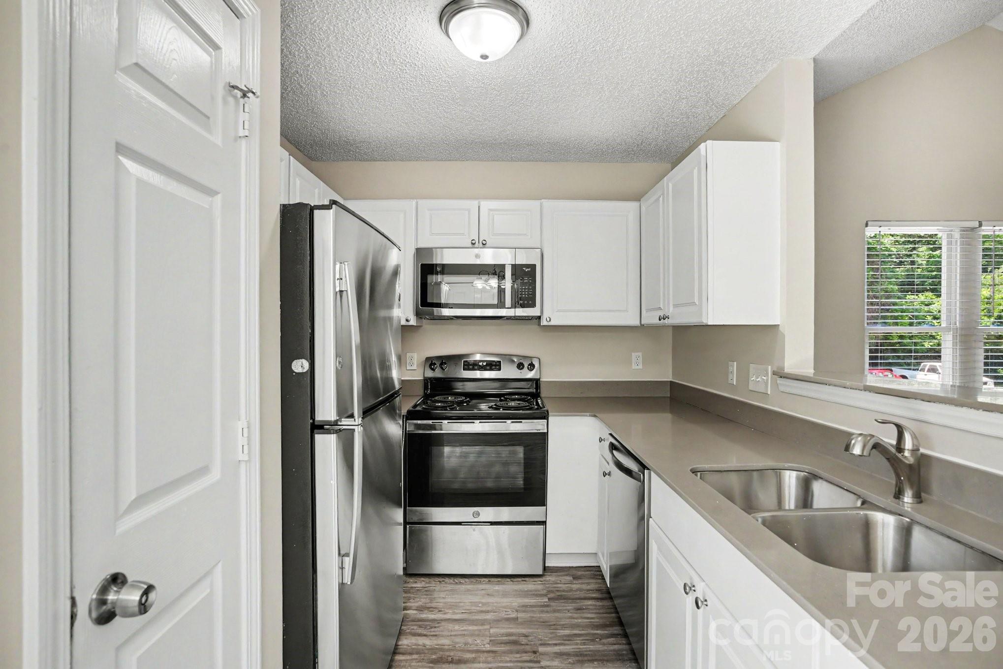 1610 Forest Stream Court Charlotte NC 28213