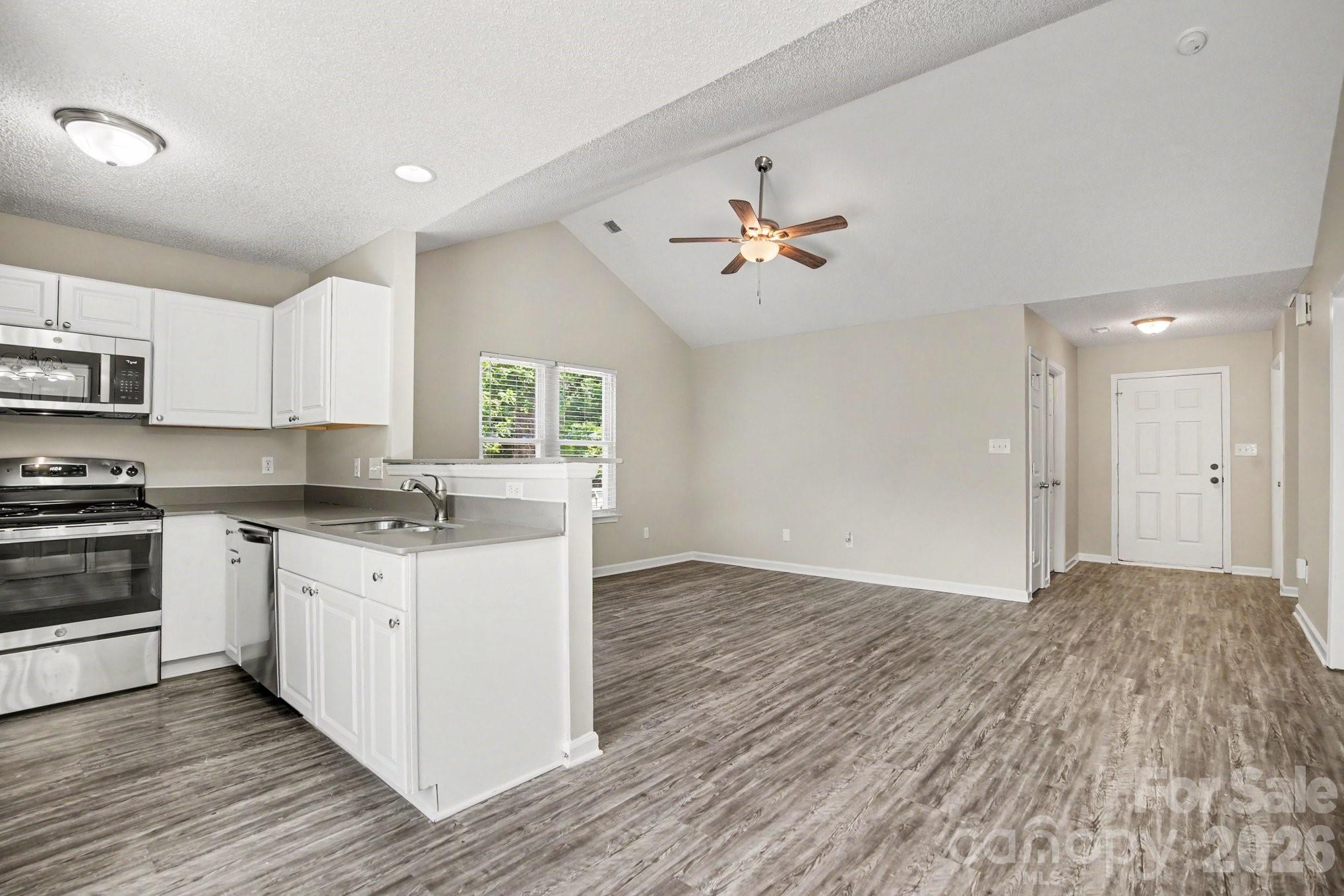 1610 Forest Stream Court Charlotte NC 28213