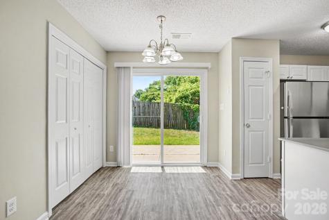 1610 Forest Stream Court Charlotte NC 28213
