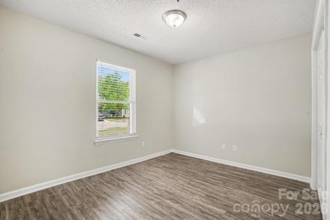 1610 Forest Stream Court Charlotte NC 28213