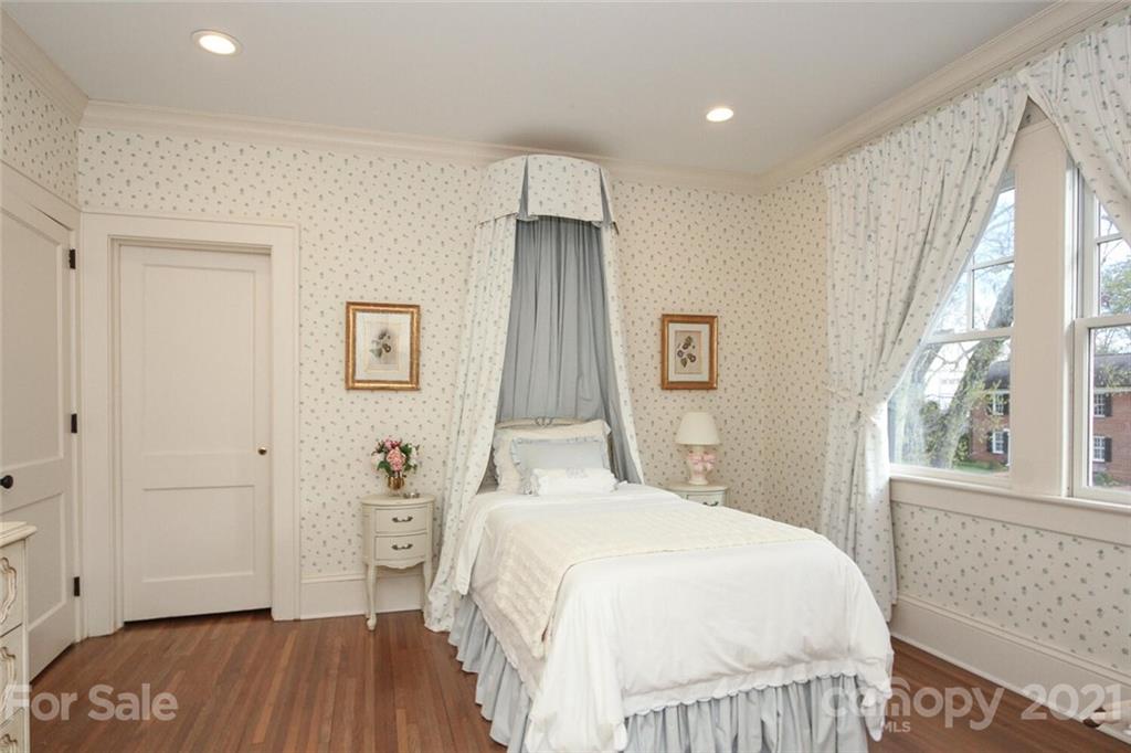 2026 Beverly Drive Charlotte NC 28207