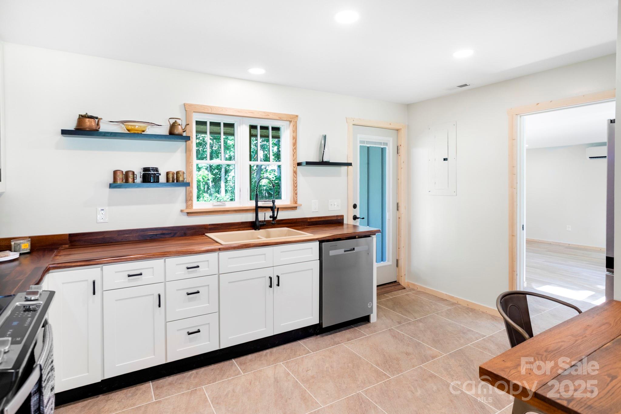 1808 Allens Creek Road Waynesville NC 28786