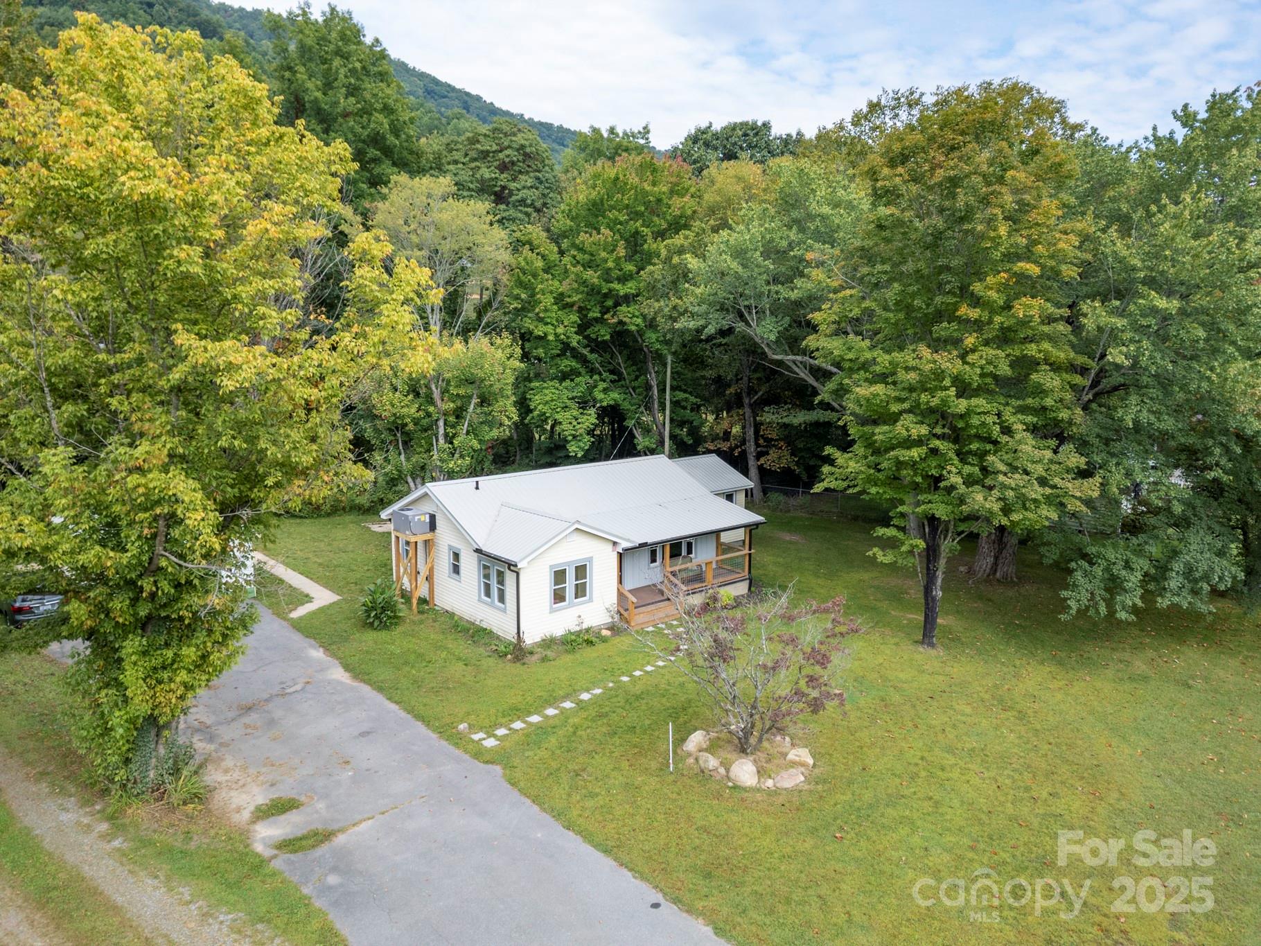 1808 Allens Creek Road Waynesville NC 28786