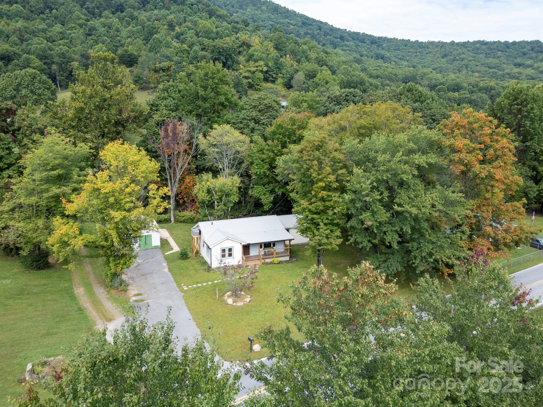 1808 Allens Creek Road Waynesville NC 28786