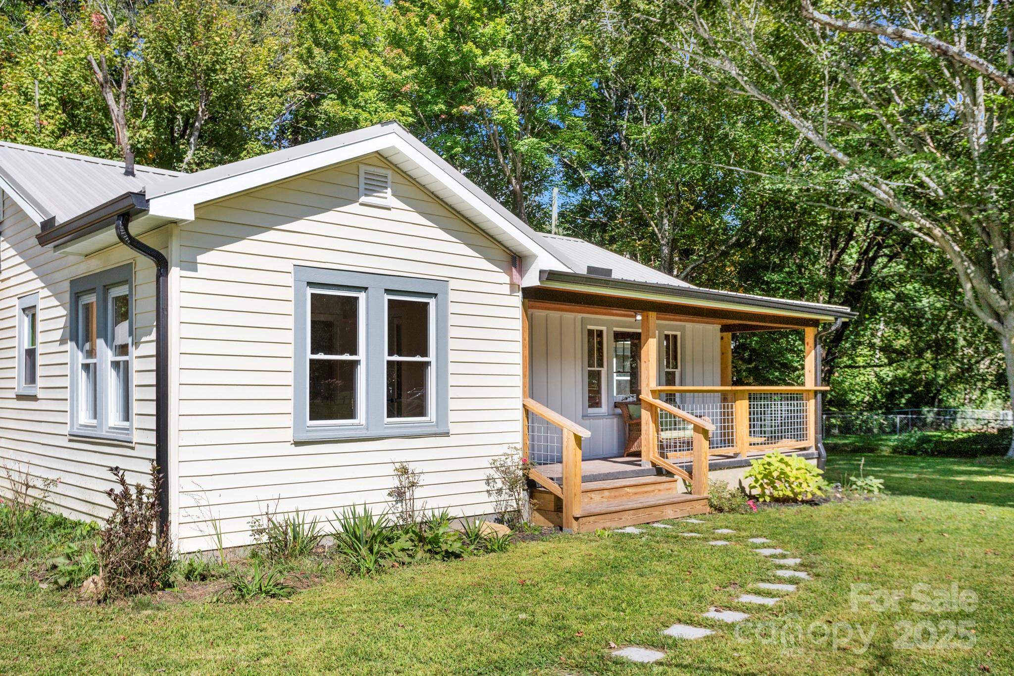 1808 Allens Creek Road Waynesville NC 28786