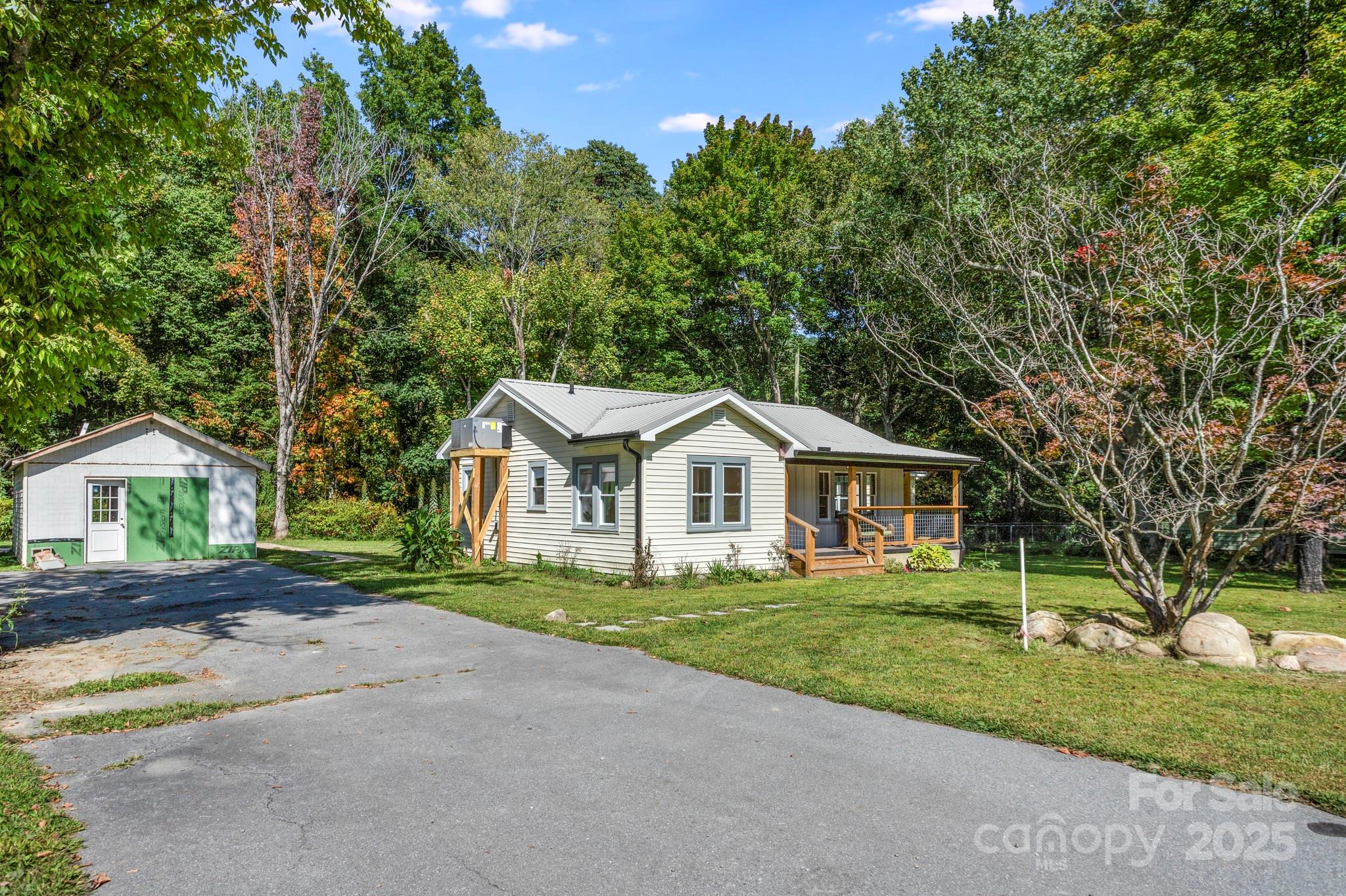 1808 Allens Creek Road Waynesville NC 28786