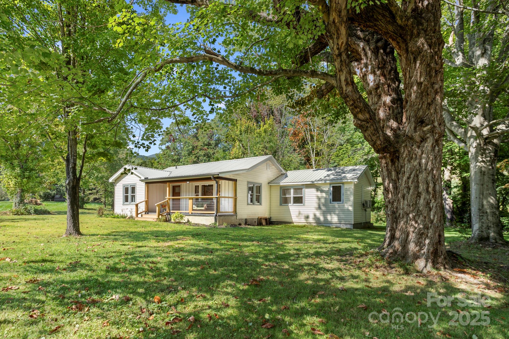 1808 Allens Creek Road Waynesville NC 28786
