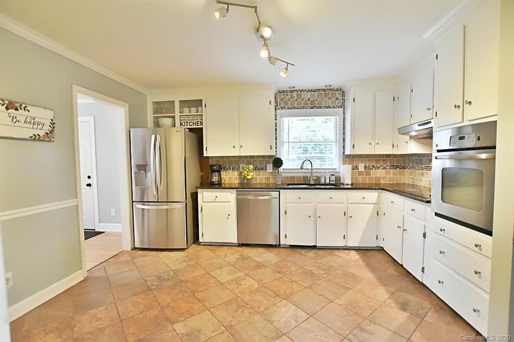 2219 Collingdale Place Charlotte NC 28210