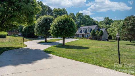 401 Redwood Court Lenoir NC 28645