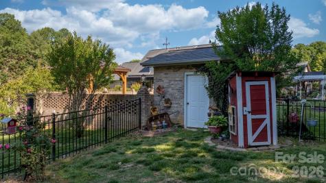 401 Redwood Court Lenoir NC 28645