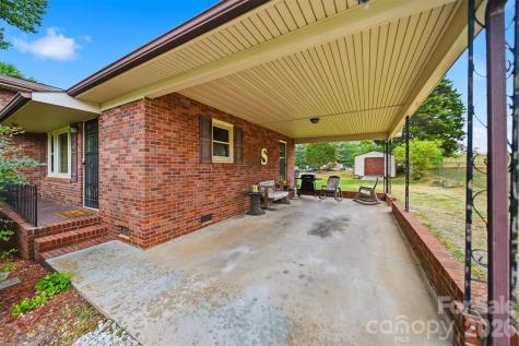 1329 33rd Street SE Conover NC 28613