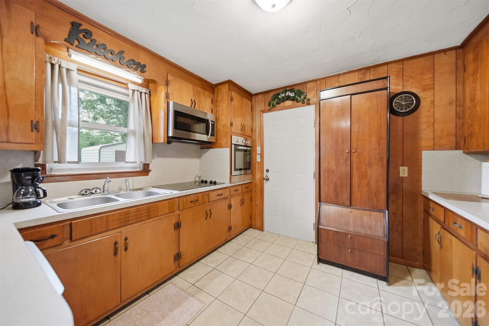 1329 33rd Street SE Conover NC 28613