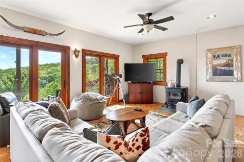 965 Grandview Peaks Drive Nebo NC 28761