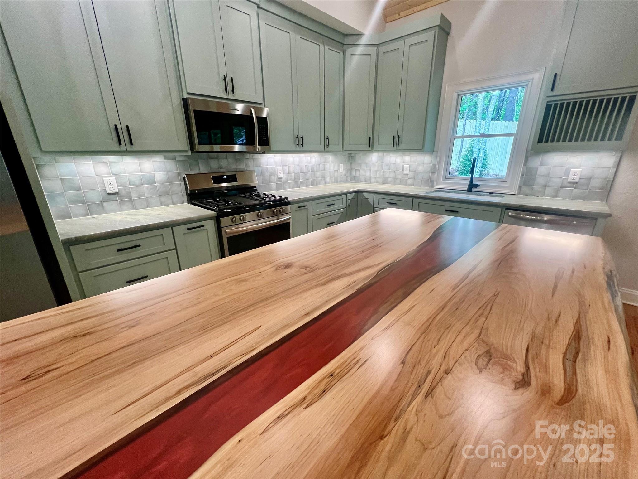 397 Soquili Drive Brevard NC 28712