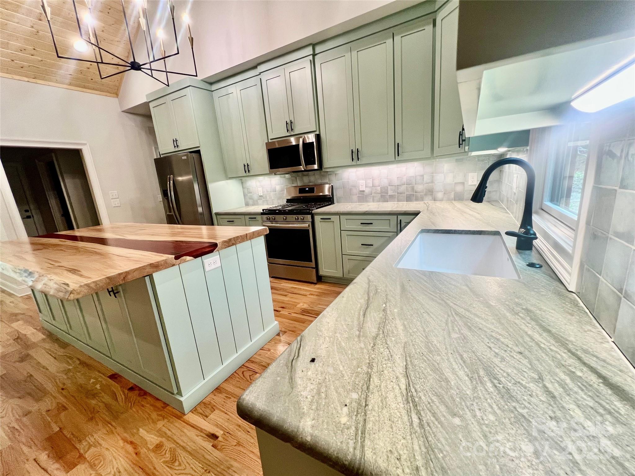 397 Soquili Drive Brevard NC 28712