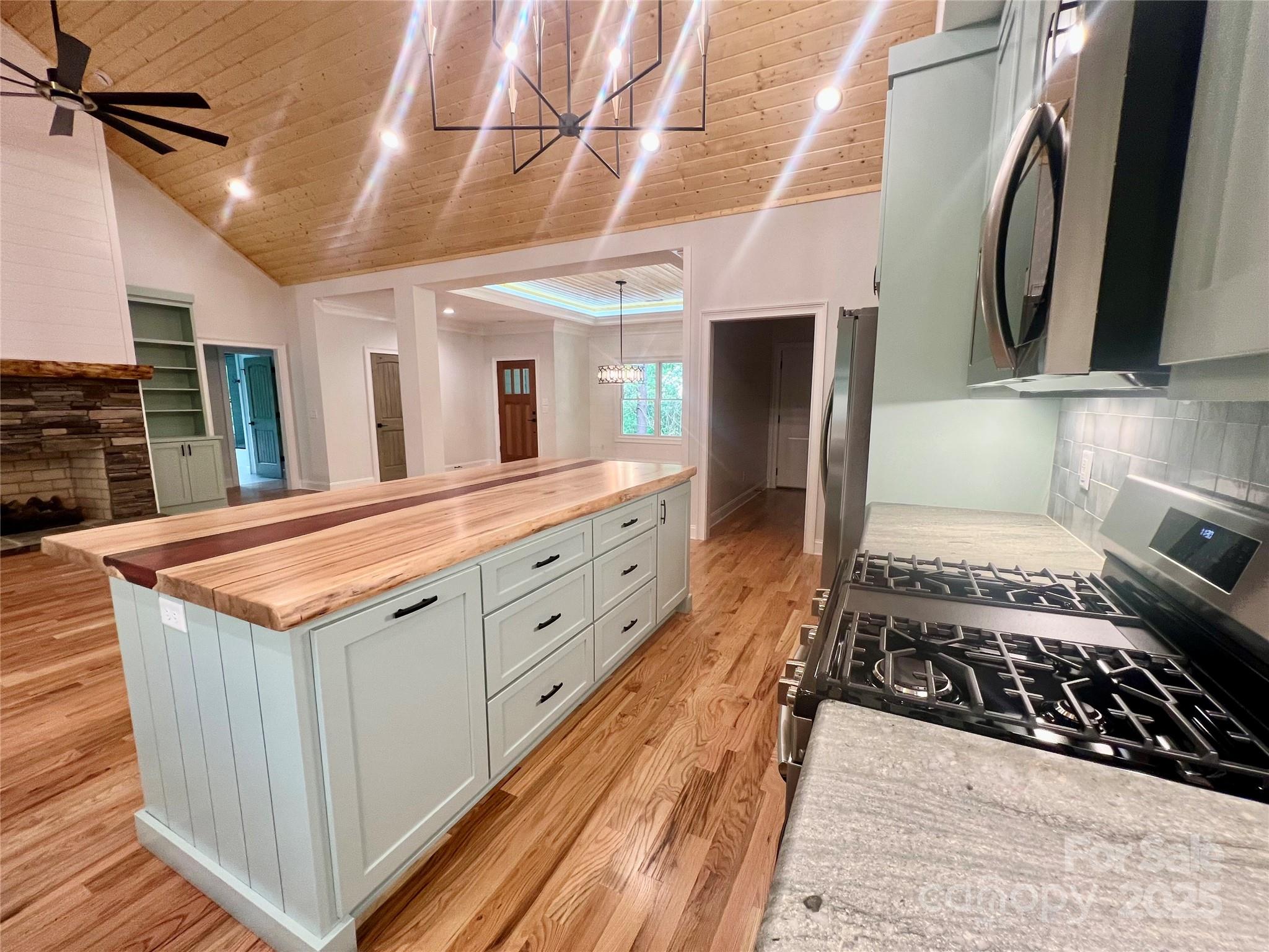 397 Soquili Drive Brevard NC 28712