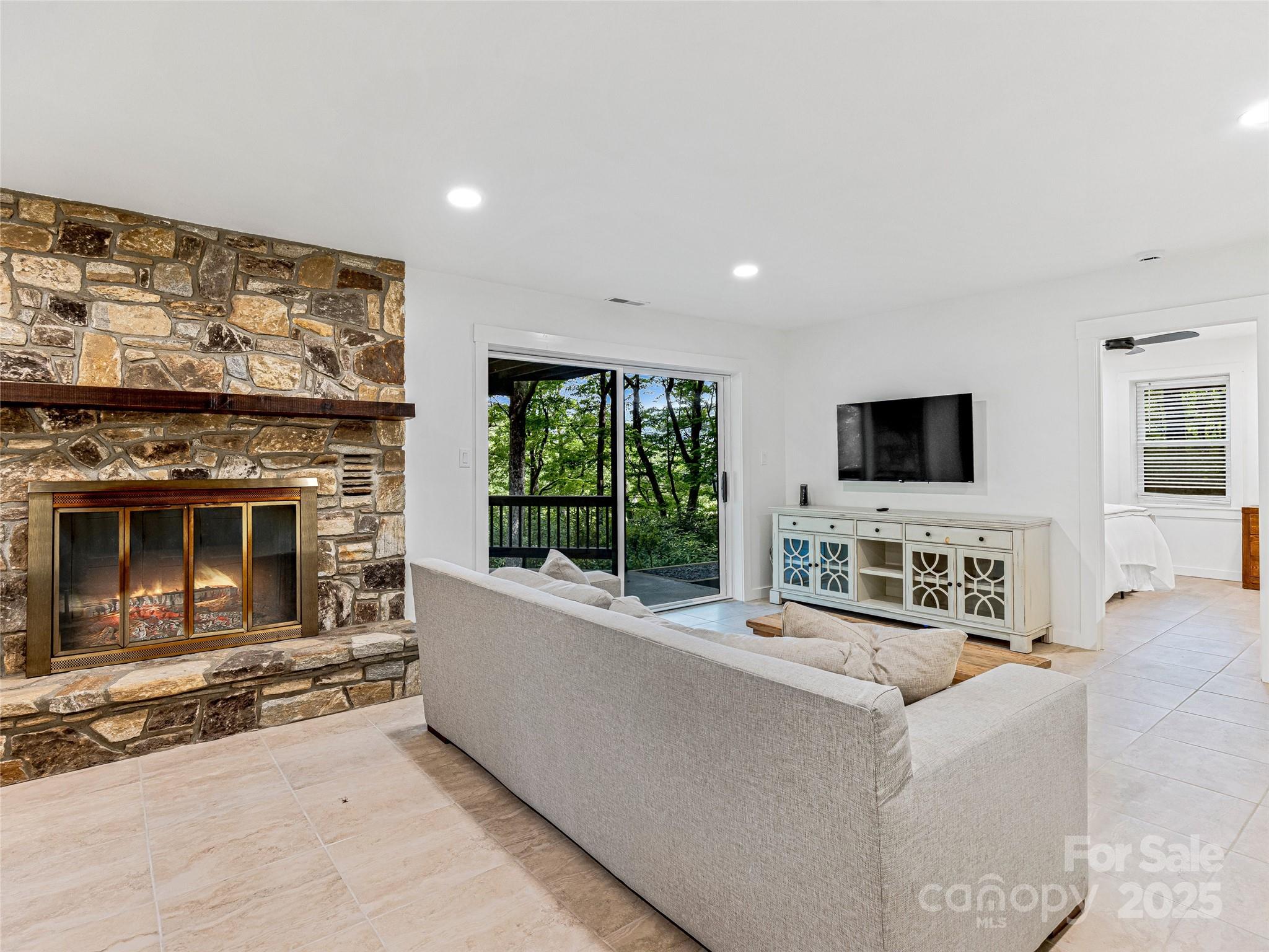 412 Cherokee Trace Lake Toxaway NC 28747