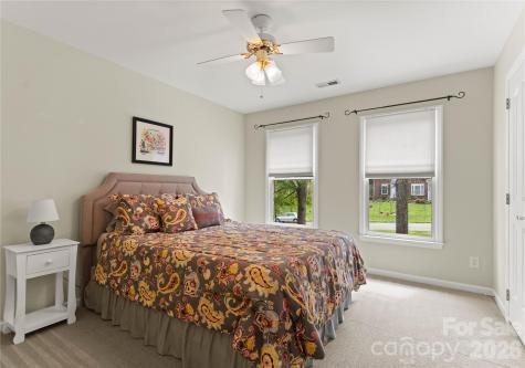 4708 Heatherton Place Charlotte NC 28270