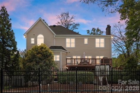 4708 Heatherton Place Charlotte NC 28270