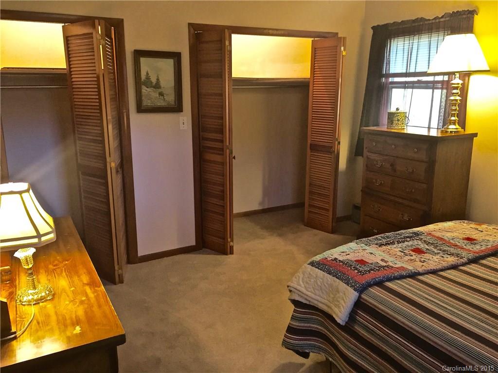 1445 Prices Creek Road Burnsville NC 28714