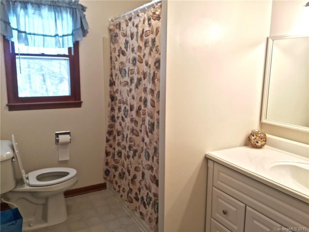 1445 Prices Creek Road Burnsville NC 28714