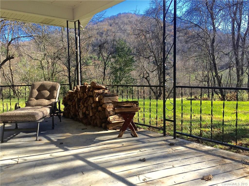 1445 Prices Creek Road Burnsville NC 28714