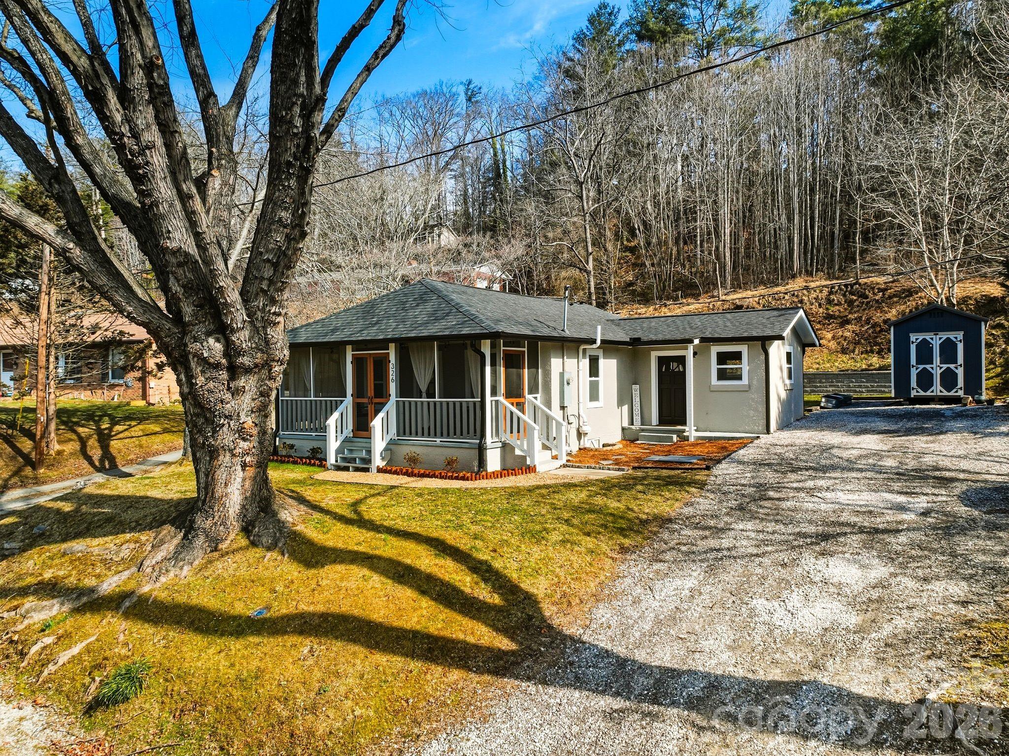 326 Lyndhurst Drive Hendersonville NC 28971