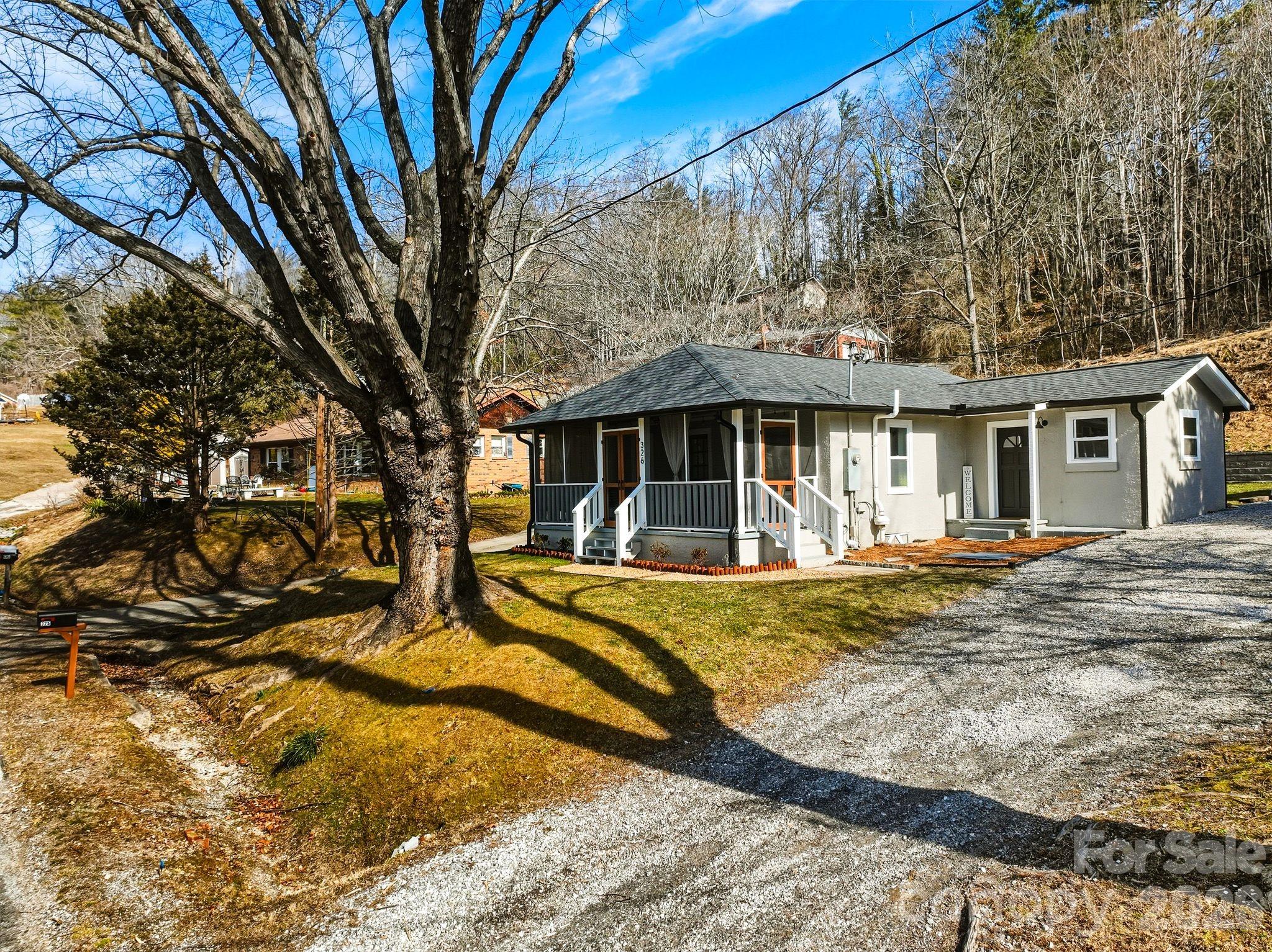 326 Lyndhurst Drive Hendersonville NC 28971