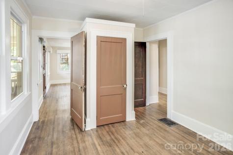 32 Swannanoa Avenue Asheville NC 28806