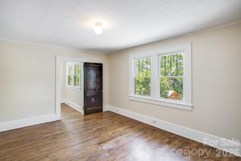 32 Swannanoa Avenue Asheville NC 28806