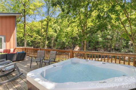 8061 State Hwy 80 S Burnsville NC 28714
