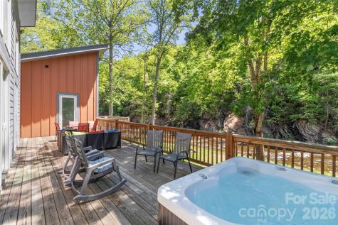 8061 State Hwy 80 S Burnsville NC 28714