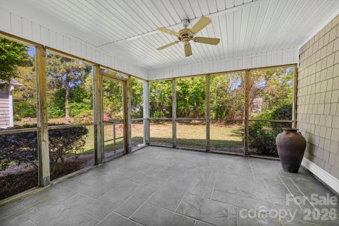 4979 Glen Cove Drive Southport NC 28461