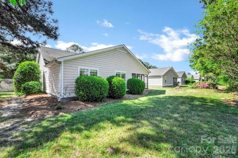 4979 Glen Cove Drive Southport NC 28461