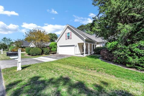 4979 Glen Cove Drive Southport NC 28461