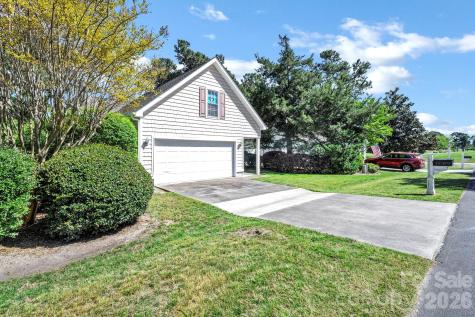 4979 Glen Cove Drive Southport NC 28461