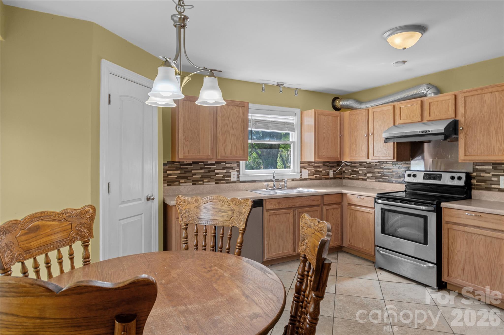 4062 Yarbrough Avenue Winston Salem NC 27106