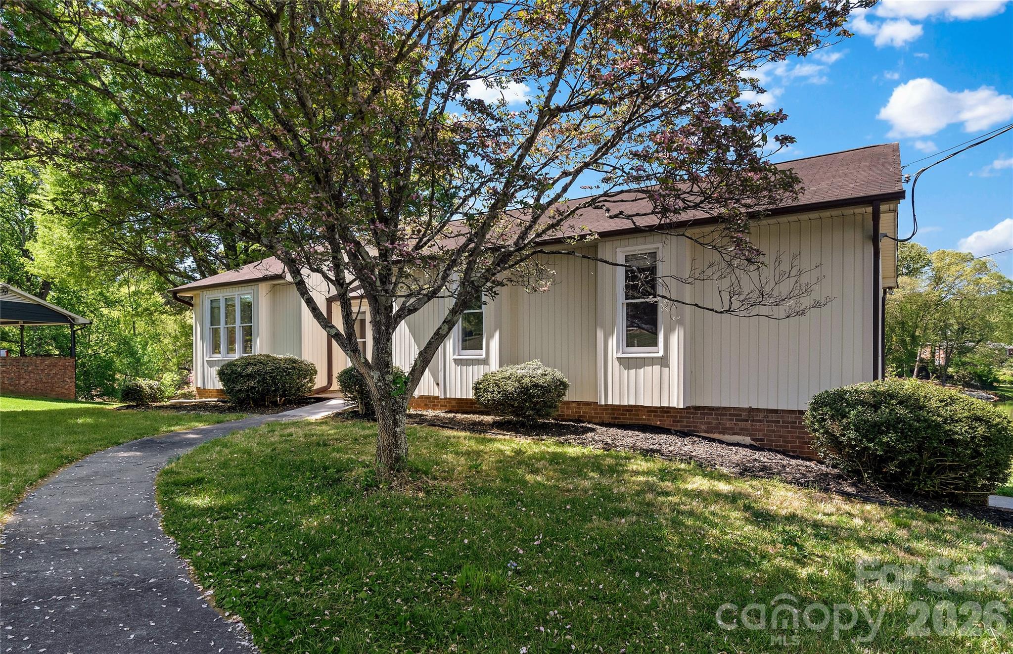 4062 Yarbrough Avenue Winston Salem NC 27106