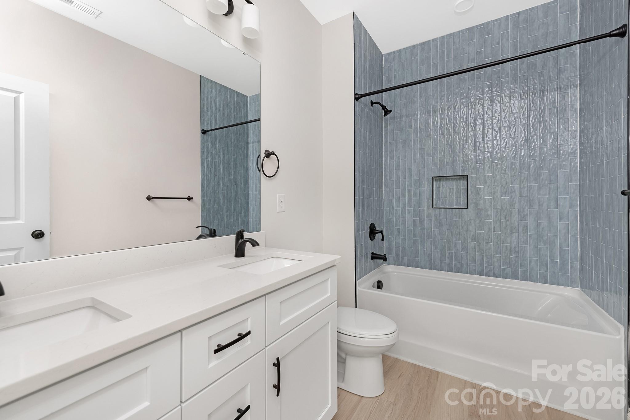9222 Pinenoll Lane Charlotte NC 28215