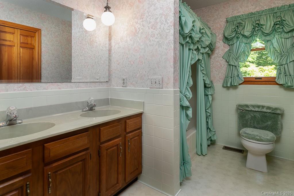 54 Morgan Branch Estate Candler NC 28715
