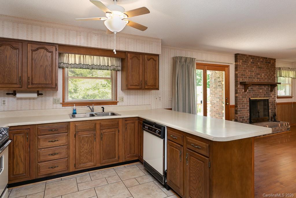 54 Morgan Branch Estate Candler NC 28715