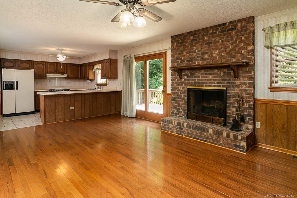 54 Morgan Branch Estate Candler NC 28715