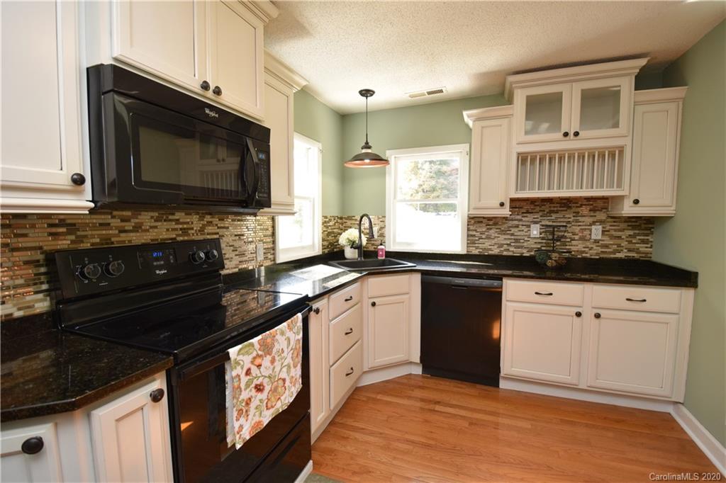 219 Pensacola Road Burnsville NC 28714