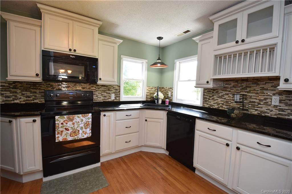 219 Pensacola Road Burnsville NC 28714