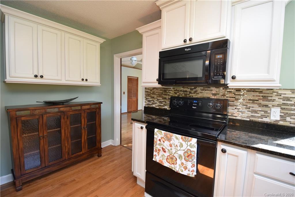 219 Pensacola Road Burnsville NC 28714