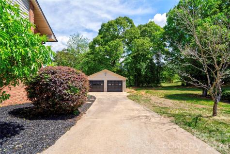 176 Knollwood Drive Forest City NC 28043
