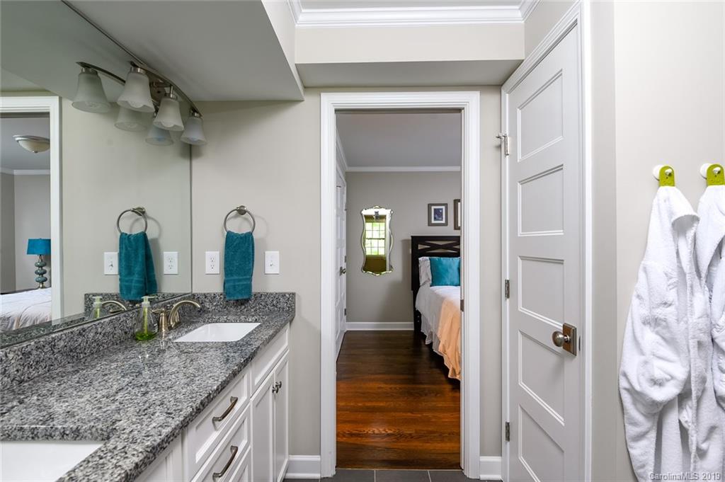 6016 Bismark Place Charlotte NC 28211